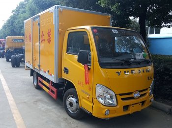 跃进3.3米毒性感染性厢式车