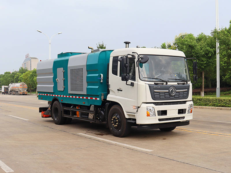 程力威牌CLW5180TXC6SL型吸尘车